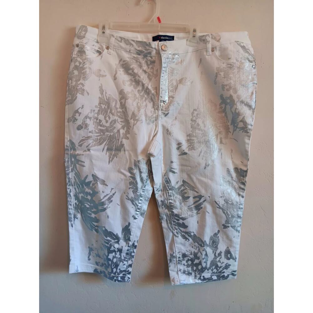 Denim 24/7 Jeans, Women’s Plus Size 20W, Capri White Silver Flower Print, NWOT